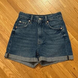 NWOT! H&M Divided High Rise Denim Shorts (Size 0)